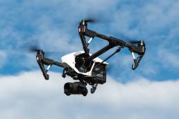 Die Drohnen werden in Zukunft Pakete zum Endkunden transportieren - die Zukunft wird von den Multicoptern bestimmt.