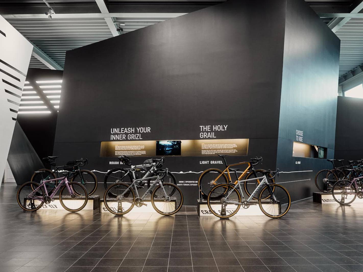 Canyon Showroom with gravel bikes. Author: Marco Freudenreich